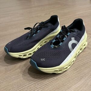 On Cloudmonster Men’s size 11.5.